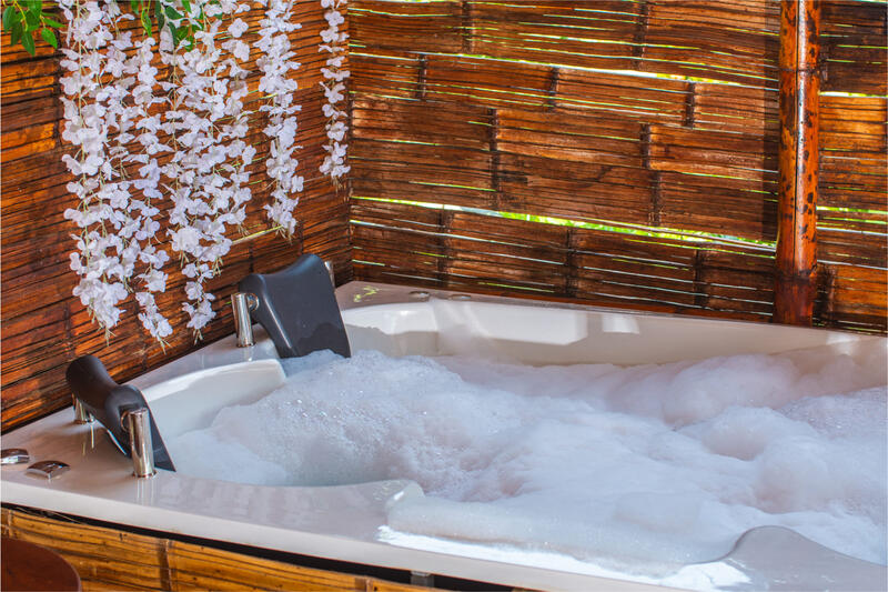 Zona spa con jacuzzi